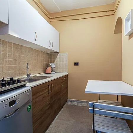 Lovely With Backyard In Cihangir Lägenhet Istanbul