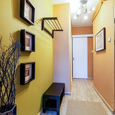 Apartamento Lovely With Backyard In Cihangir Estambul