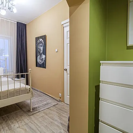 Apartamento Lovely With Backyard In Cihangir Estambul